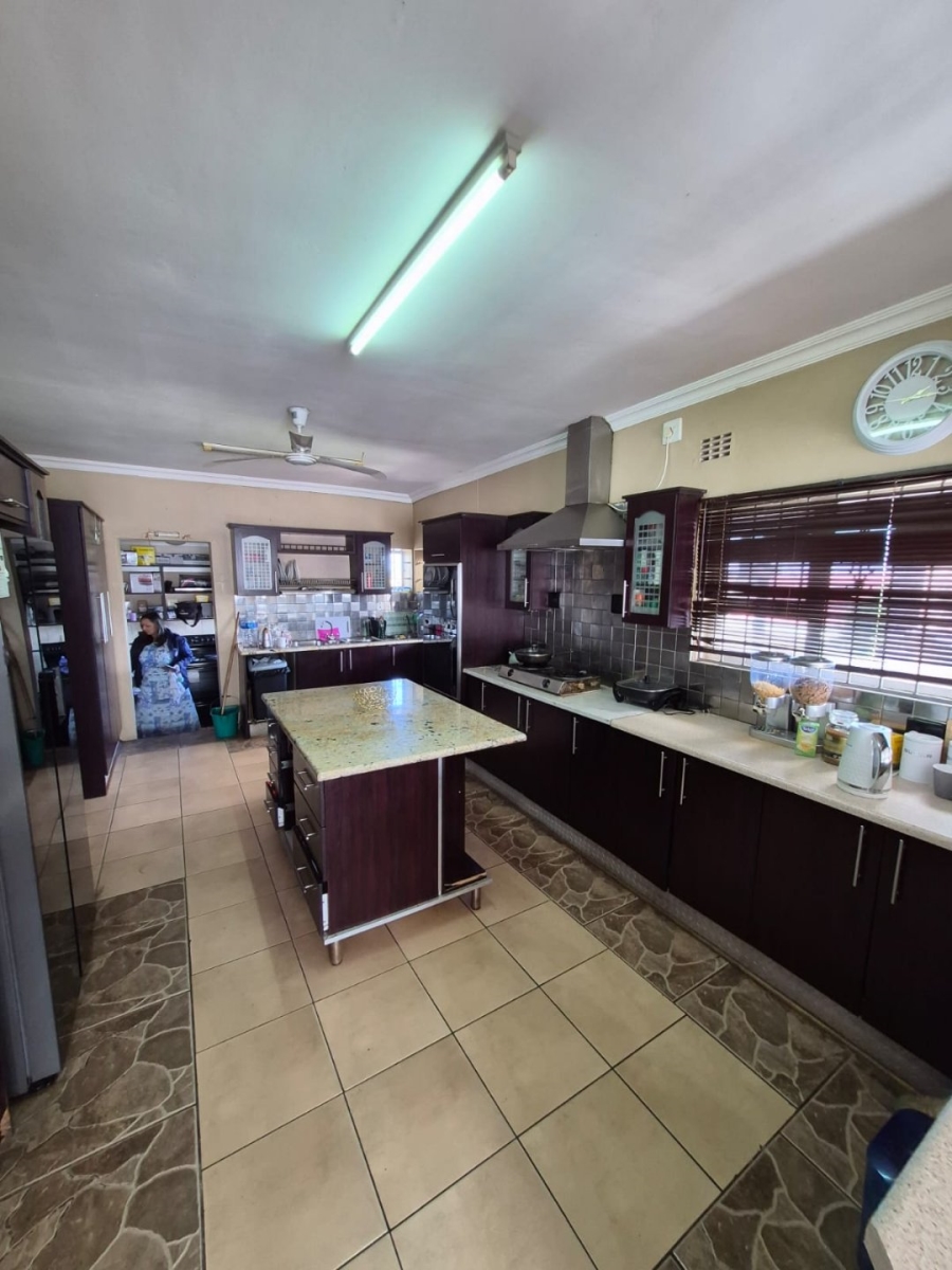 5 Bedroom Property for Sale in Haven Hills Eastern Cape